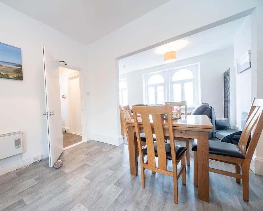 Mumbles View - Free Parking Apartment Oystermouth Exterior photo